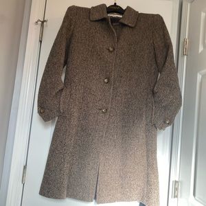 Larry Levine Buttoned Tweed Coat